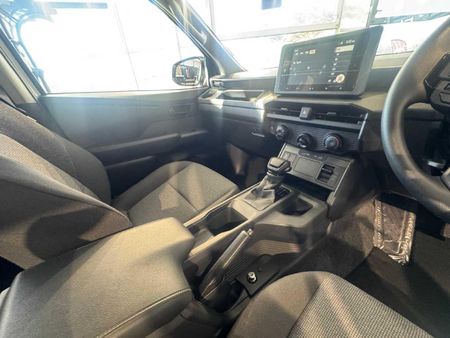 2026-Toyota-Hilux-28-GD-6-RB-SRX-Auto-Double-Cab_9
