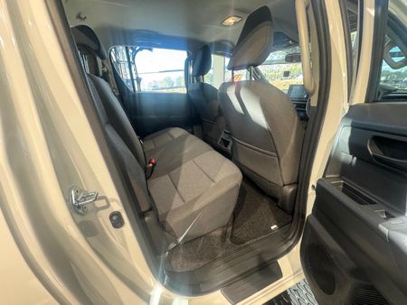 2026-Toyota-Hilux-28-GD-6-RB-SRX-Auto-Double-Cab_11