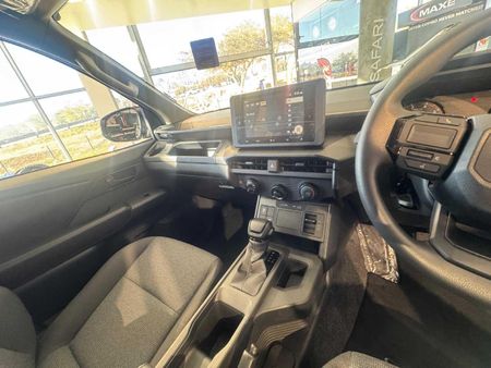 2026-Toyota-Hilux-28-GD-6-RB-SRX-Auto-Double-Cab_12