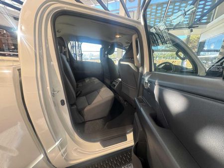 2026-Toyota-Hilux-28-GD-6-RB-SRX-Auto-Double-Cab_16