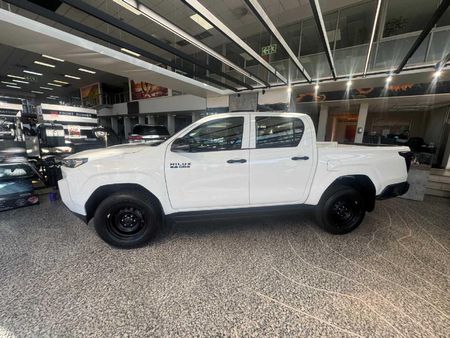 2026-Toyota-Hilux-28-GD-6-RB-SRX-Auto-Double-Cab_1