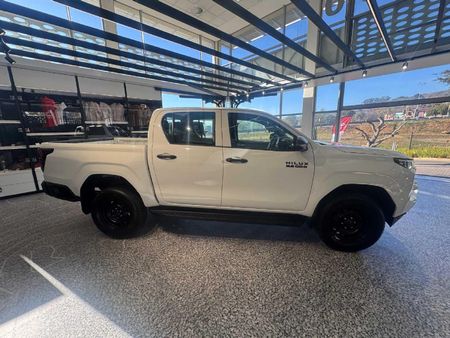2026-Toyota-Hilux-28-GD-6-RB-SRX-Auto-Double-Cab_24