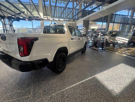 2026-Toyota-Hilux-28-GD-6-RB-SRX-Auto-Double-Cab_32