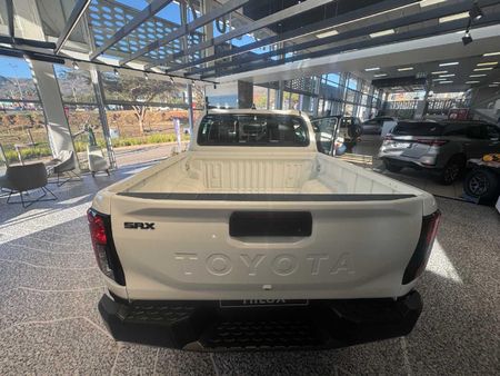2026-Toyota-Hilux-28-GD-6-RB-SRX-Auto-Double-Cab_8