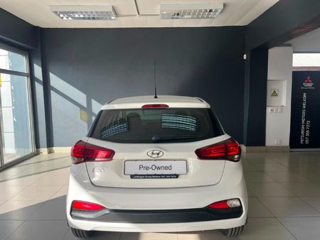 2020-Hyundai-i20-12-Motion_17
