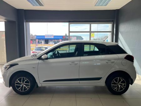 2020-Hyundai-i20-12-Motion_3