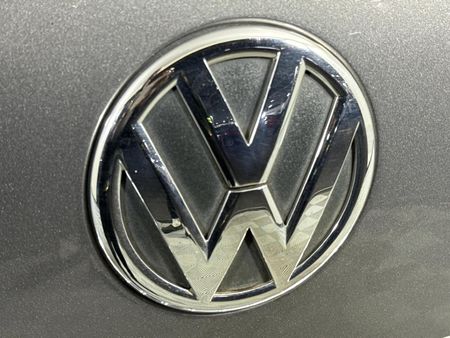 2013-Volkswagen-Touareg-30-V6-TDI-Auto-Bluemotion-180kW_9