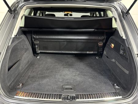 2013-Volkswagen-Touareg-30-V6-TDI-Auto-Bluemotion-180kW_11
