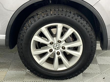 2013-Volkswagen-Touareg-30-V6-TDI-Auto-Bluemotion-180kW_4