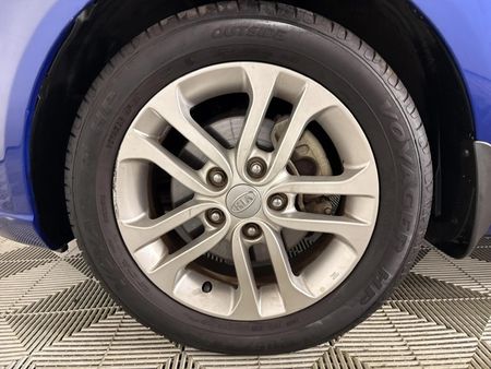 2012-Kia-Cerato-16-Auto_5