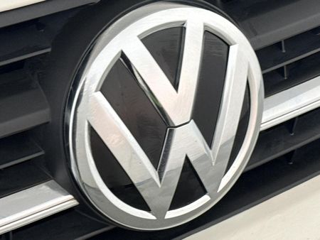 2019-Volkswagen-Kombi-20-TDI-Auto-103kW-Trendline_10