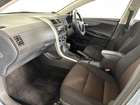 2017-Toyota-Corolla-Quest-16-Auto_8