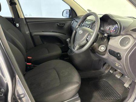 2015-Hyundai-i10-11-GLS-Motion_9