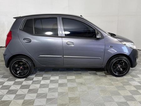 2015-Hyundai-i10-11-GLS-Motion_15