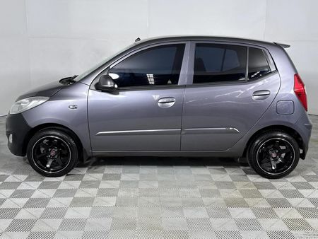 2015-Hyundai-i10-11-GLS-Motion_17