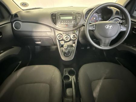 2015-Hyundai-i10-11-GLS-Motion_1