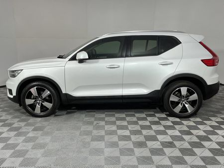 2021-Volvo-XC40-T3-Momentum-Auto_17
