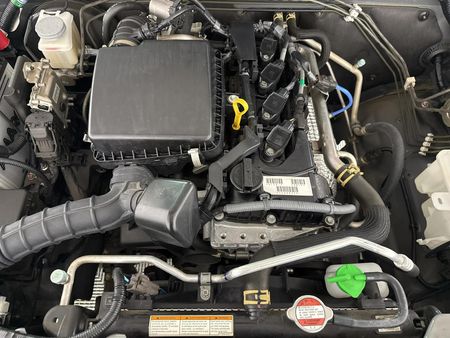 2022-Suzuki-Jimny-15-GL_10