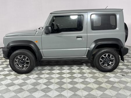 2022-Suzuki-Jimny-15-GL_16