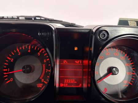 2022-Suzuki-Jimny-15-GL_1