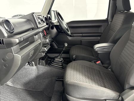 2022-Suzuki-Jimny-15-GL_6