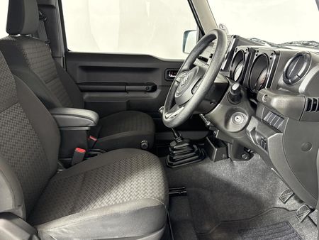 2022-Suzuki-Jimny-15-GL_7