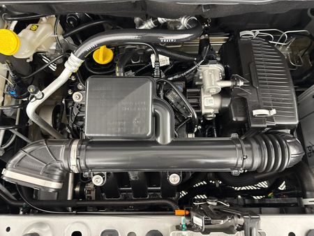2026-Renault-Triber-10-Techno_12