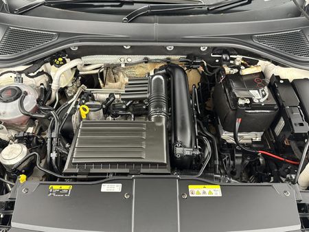 2022-Volkswagen-T-Roc-14-TSI-Design-Auto_13