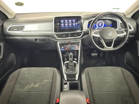 2022-Volkswagen-T-Roc-14-TSI-Design-Auto_1