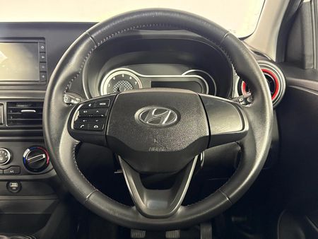 2022-Hyundai-Grand-i10-10-Fluid_12