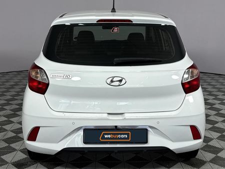 2022-Hyundai-Grand-i10-10-Fluid_18