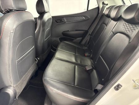 2022-Hyundai-Grand-i10-10-Fluid_3