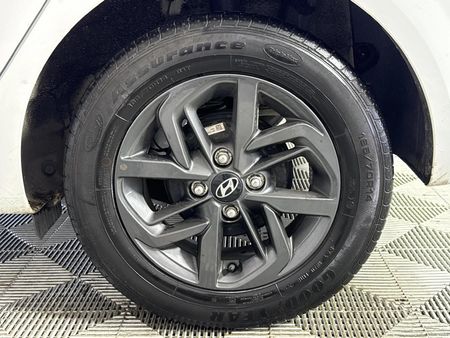 2022-Hyundai-Grand-i10-10-Fluid_6