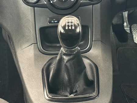 2017-Ford-Fiesta-10-EcoBoost-Trend-5-dr_9