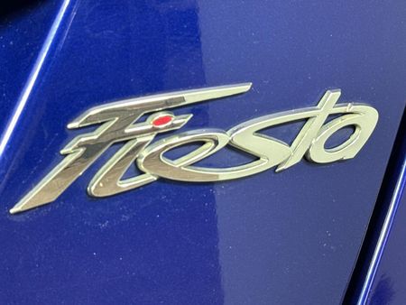 2017-Ford-Fiesta-10-EcoBoost-Trend-5-dr_10
