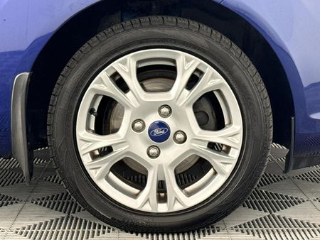 2017-Ford-Fiesta-10-EcoBoost-Trend-5-dr_5