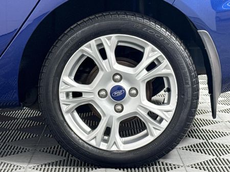 2017-Ford-Fiesta-10-EcoBoost-Trend-5-dr_6