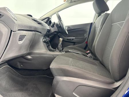 2017-Ford-Fiesta-10-EcoBoost-Trend-5-dr_7