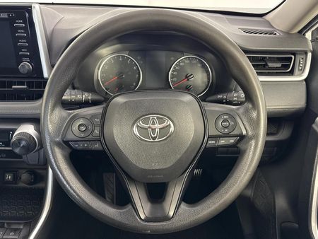 2019-Toyota-RAV4-20-GX_10