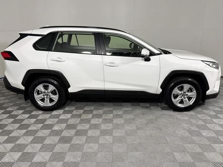2019-Toyota-RAV4-20-GX_15
