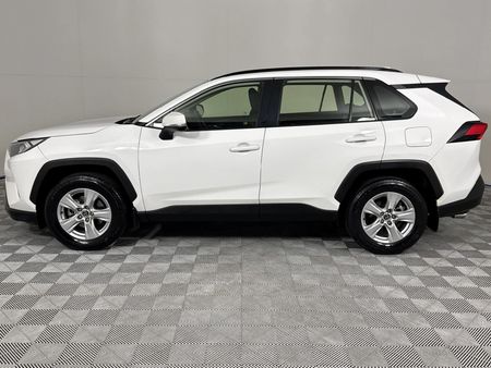 2019-Toyota-RAV4-20-GX_17