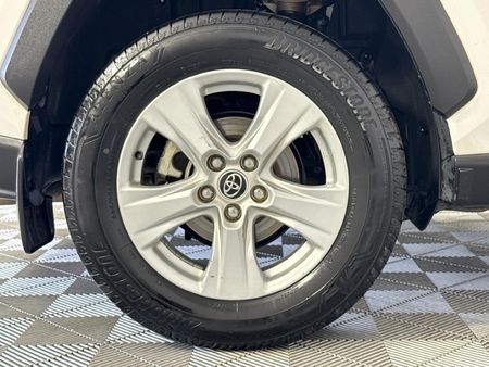 2019-Toyota-RAV4-20-GX_6