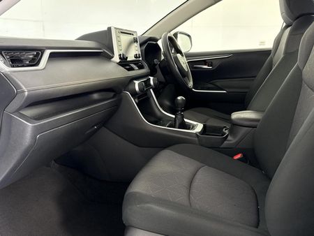2019-Toyota-RAV4-20-GX_7