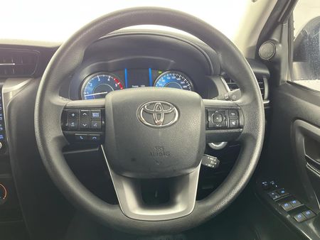 2022-Toyota-Fortuner-24-GD-6-Raised-Body_12