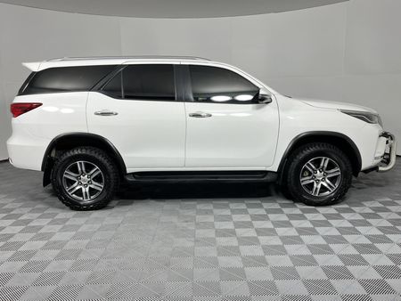 2022-Toyota-Fortuner-24-GD-6-Raised-Body_17