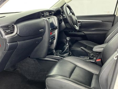 2022-Toyota-Fortuner-24-GD-6-Raised-Body_8