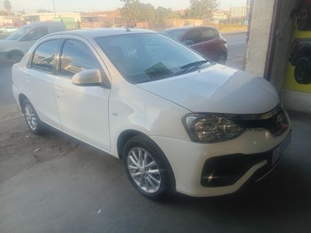 2020-Toyota-Etios-15-XS-Petrol-manual_0