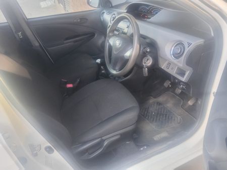 2020-Toyota-Etios-15-XS-Petrol-manual_15
