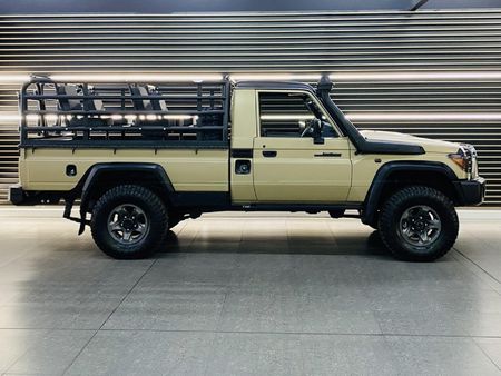 2019-Toyota-Land-Cruiser-79-40-Single-Cab_10
