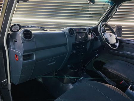 2019-Toyota-Land-Cruiser-79-40-Single-Cab_17